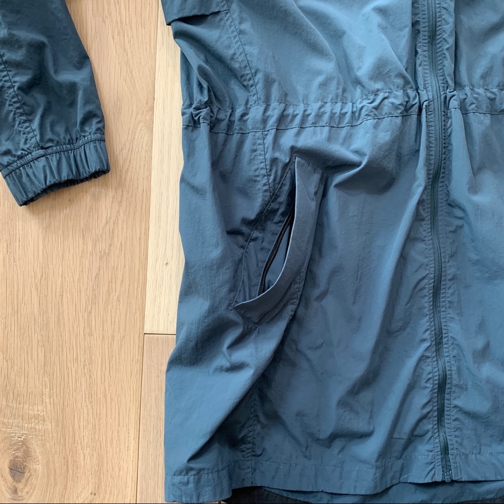 New Balance Packable Transform Trench in Petrol colour - Picture 3 of 10
